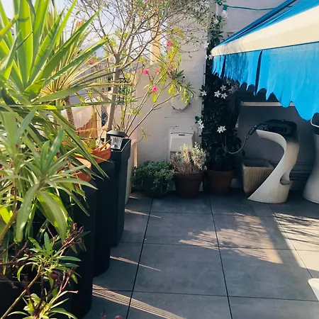 Apartment Joliette Panier, Vue Et Terrasse T1 Marseille